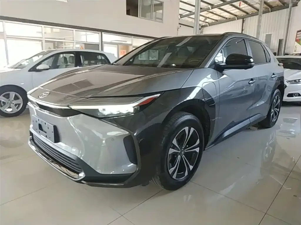 Toyota bZ4X 2023 из CN, фото 2