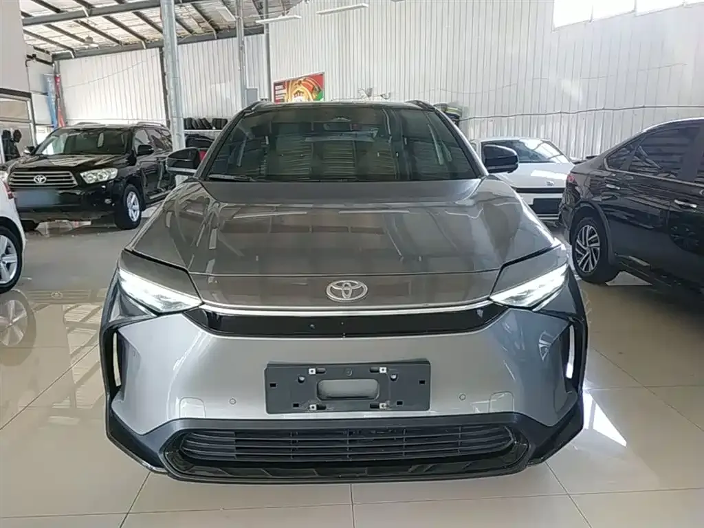 Toyota bZ4X 2023 из CN, фото 4