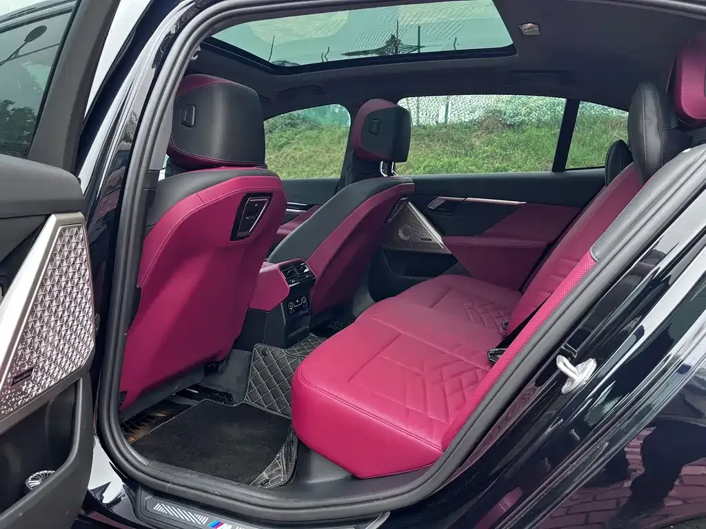 BMW 5 Series 2025 из CN, фото 3