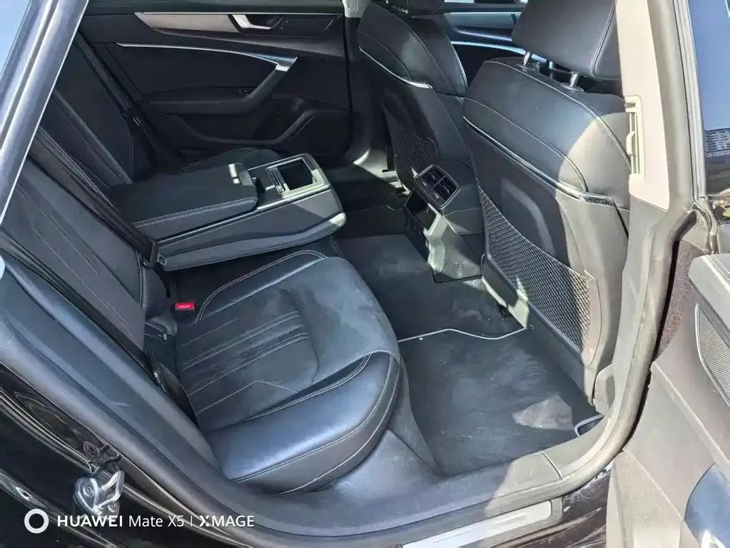 Audi A7L 2024 из CN, фото 6