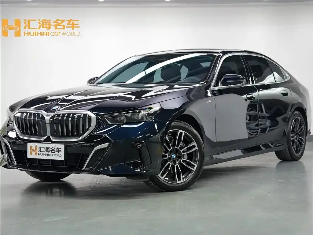 BMW 5 Series — фото 1