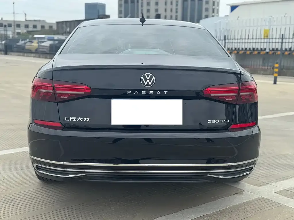 Volkswagen Passat — фото 9