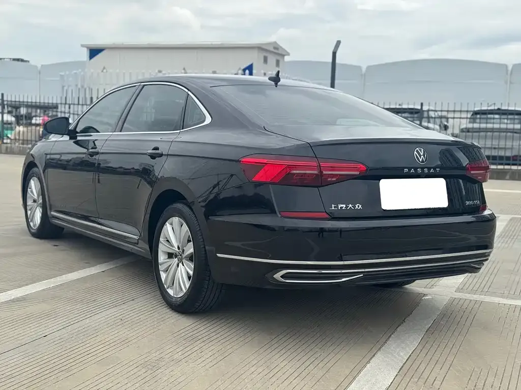 Volkswagen Passat — фото 5