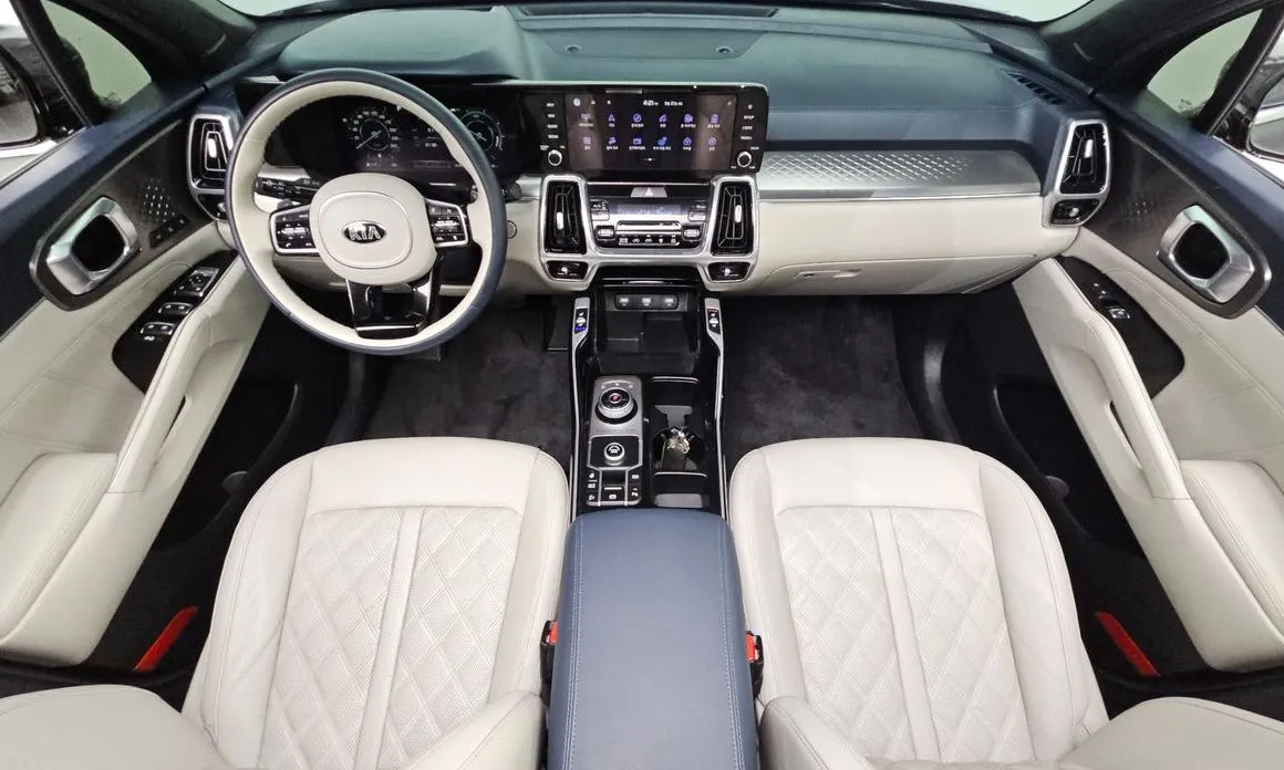 Kia Sorento — фото 8