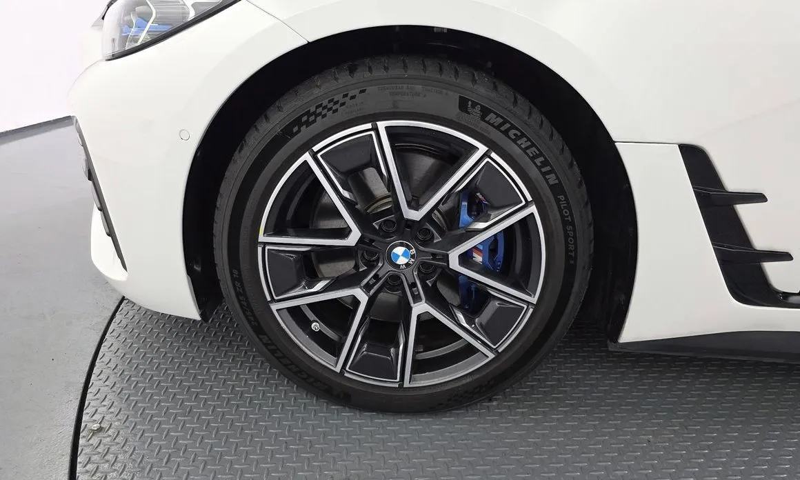 BMW i4 2022 из KR, фото 5