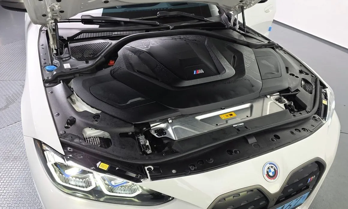 BMW i4 2022 из KR, фото 8