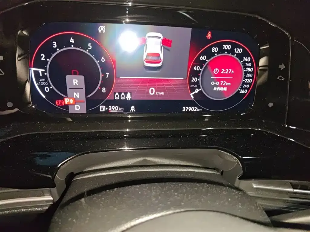 Volkswagen Golf 2023 из CN, фото 8