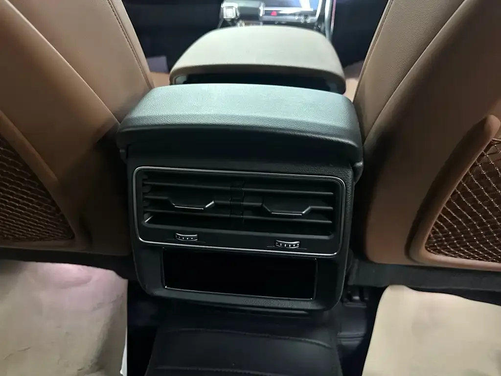 Audi Q8 2021 из CN, фото 3