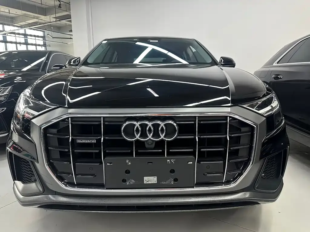 Audi Q8 2021 из CN, фото 5
