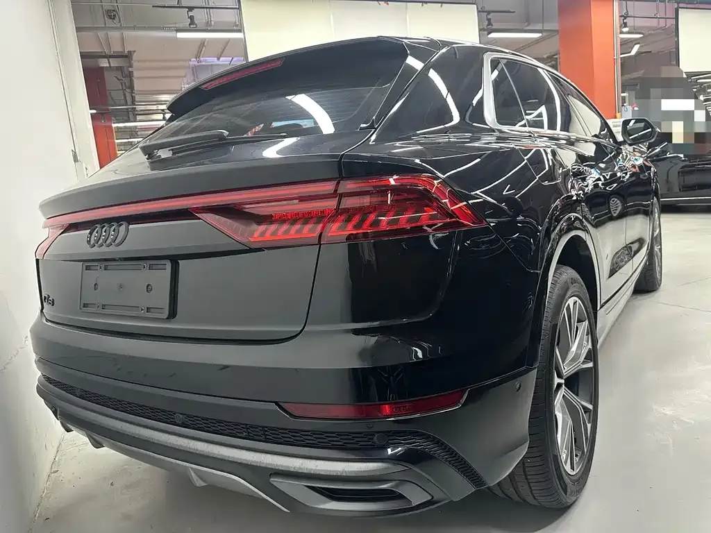 Audi Q8 2021 из CN, фото 10