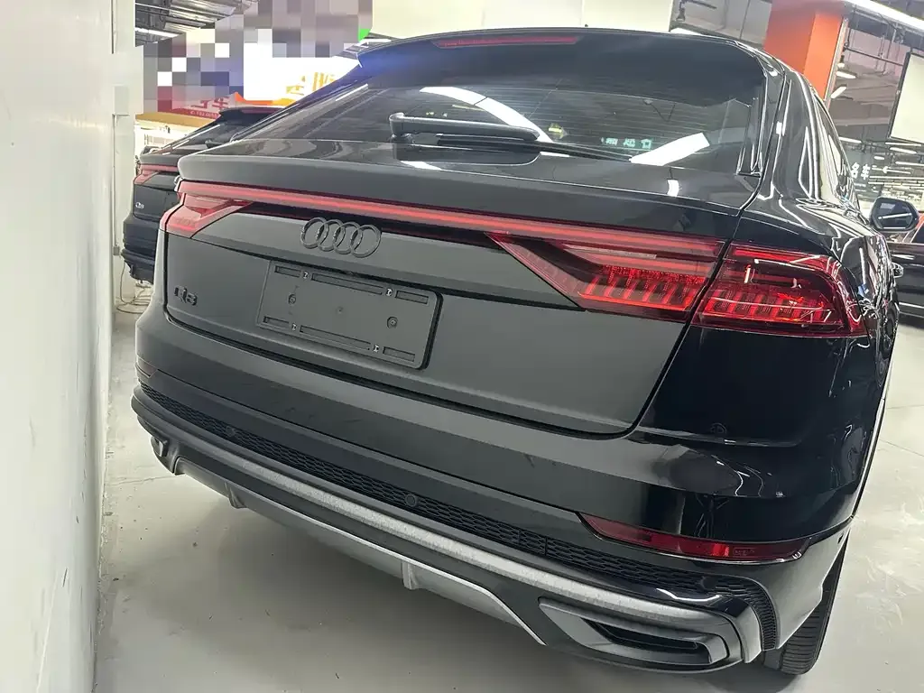 Audi Q8 2021 из CN, фото 2