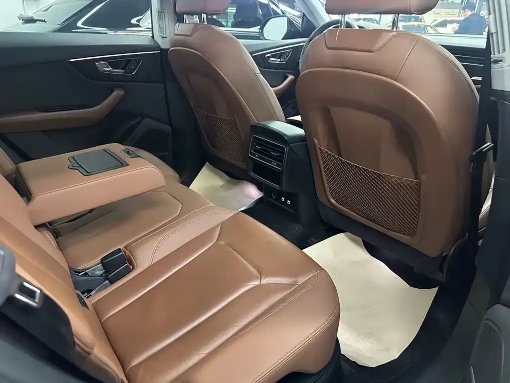 Audi Q8 2021 из CN, фото 8