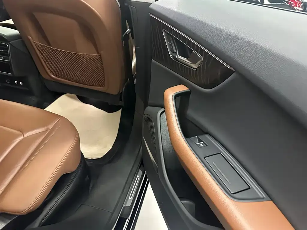 Audi Q8 2021 из CN, фото 6