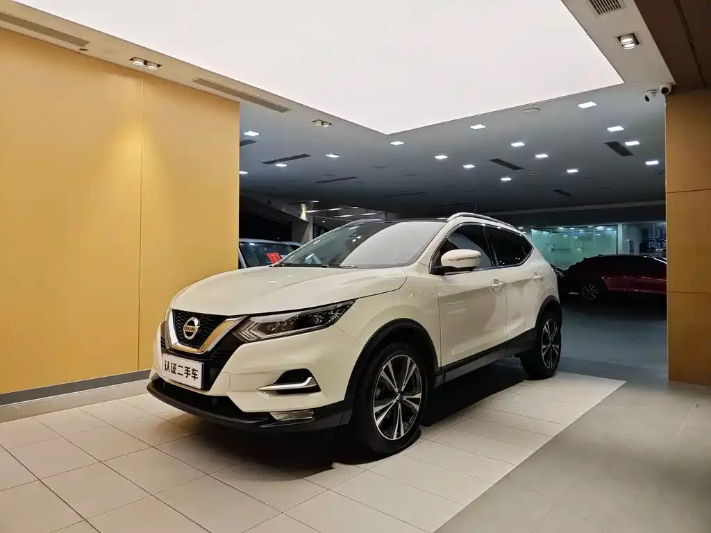 Nissan Qashqai — фото 1