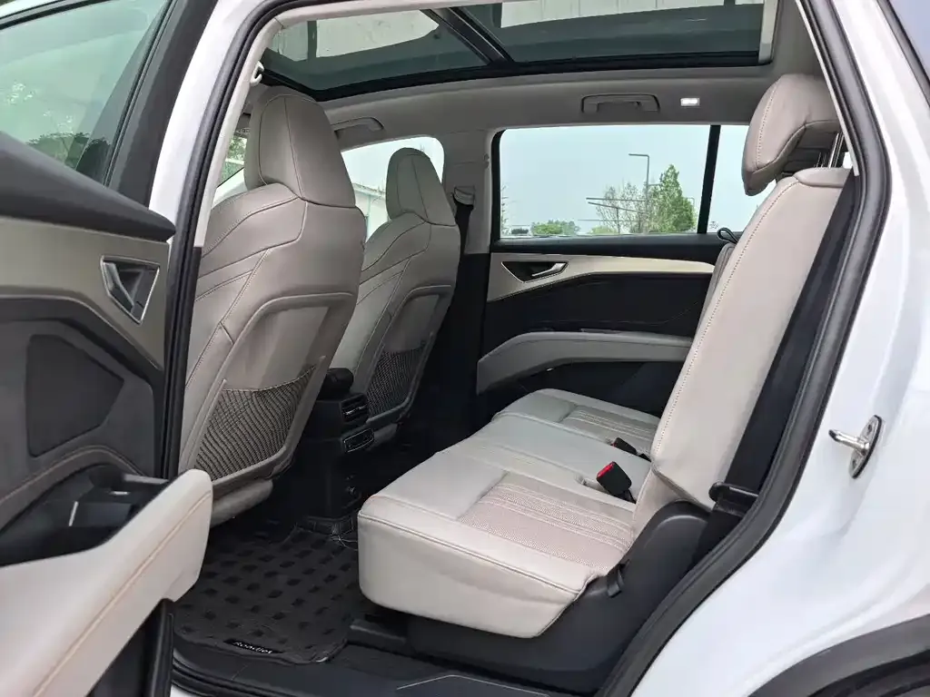 Audi Q5 e-tron 2024 из CN, фото 3
