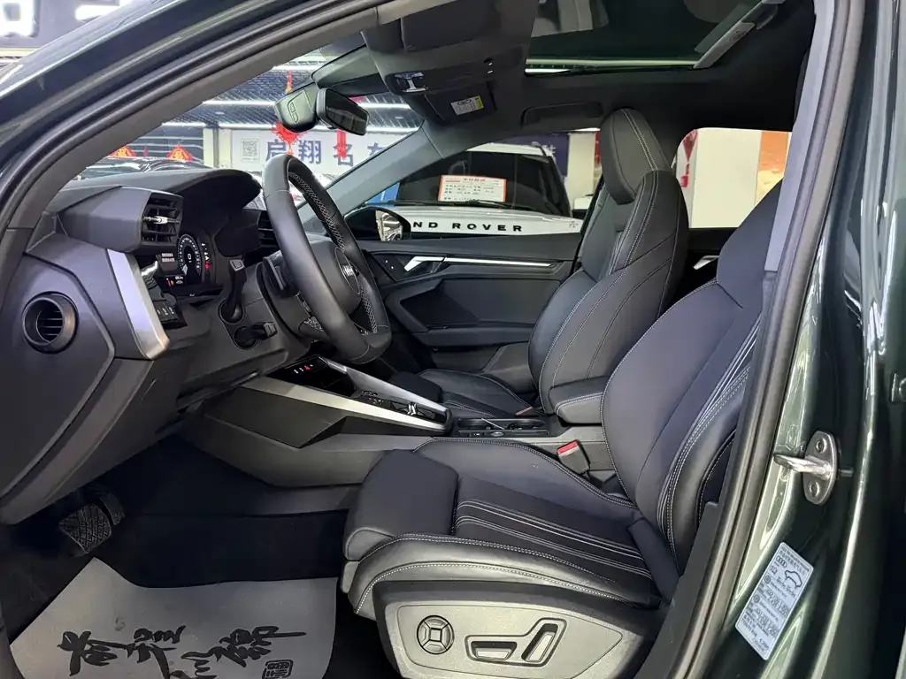 Audi A3 2023 из CN, фото 2
