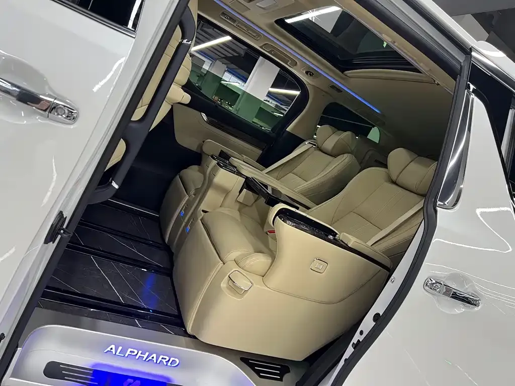 Toyota Alphard 2023 из CN, фото 5