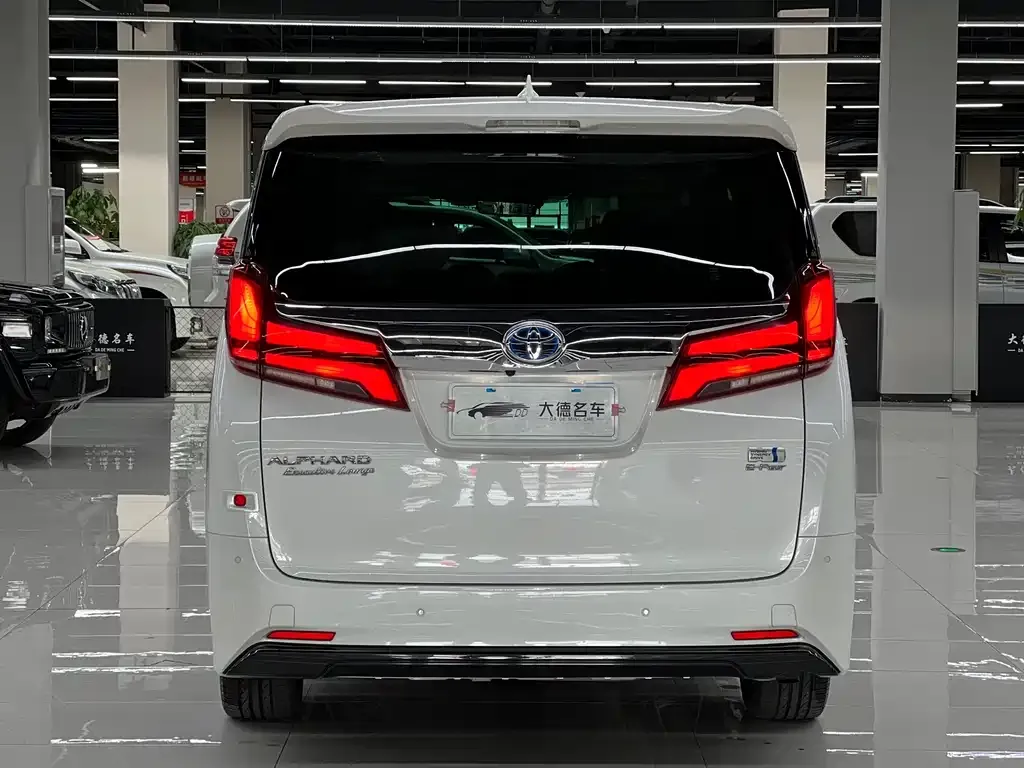 Toyota Alphard 2023 из CN, фото 3