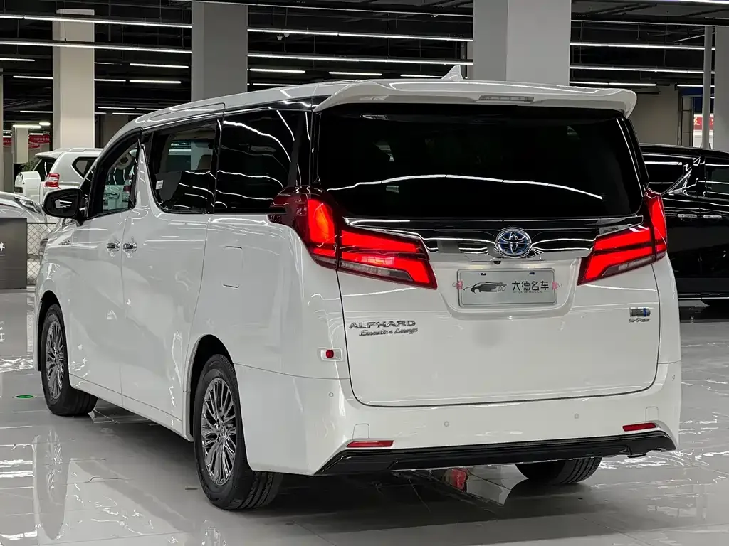Toyota Alphard 2023 из CN, фото 9