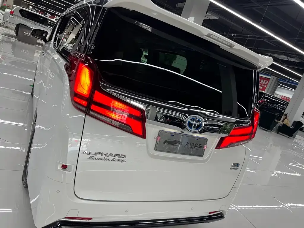 Toyota Alphard 2023 из CN, фото 8