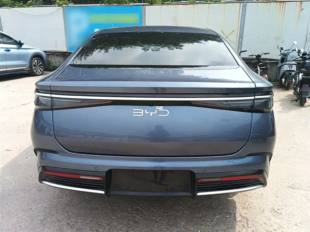 BYD Seal 07 DM-i — фото 8