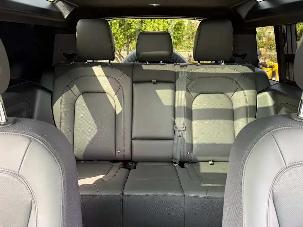 Land Rover Defender 2025 из CN, фото 3