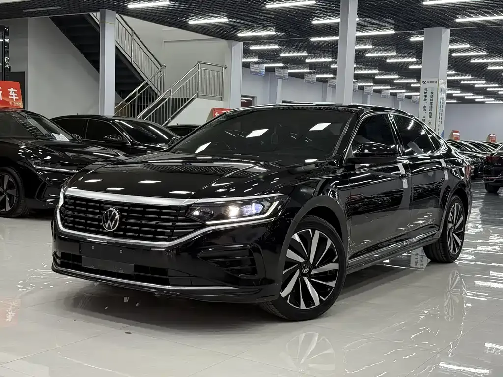 Volkswagen Passat — фото 1