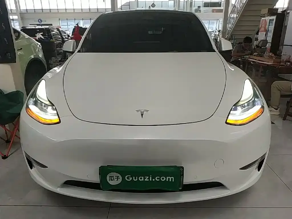 Tesla Model Y — фото 3