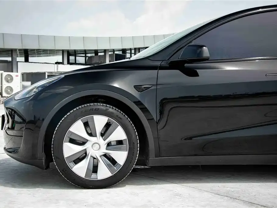 Tesla Model Y 2023 из CN, фото 8
