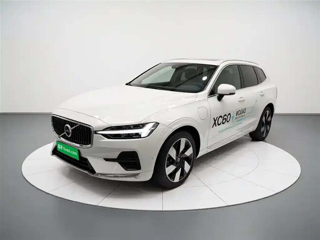 Volvo XC60 PHEV — фото 2