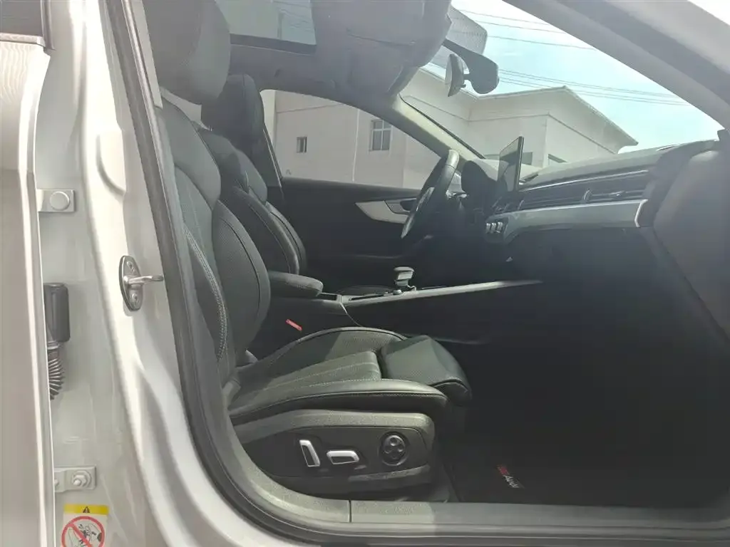 Audi A4L 2024 из CN, фото 2