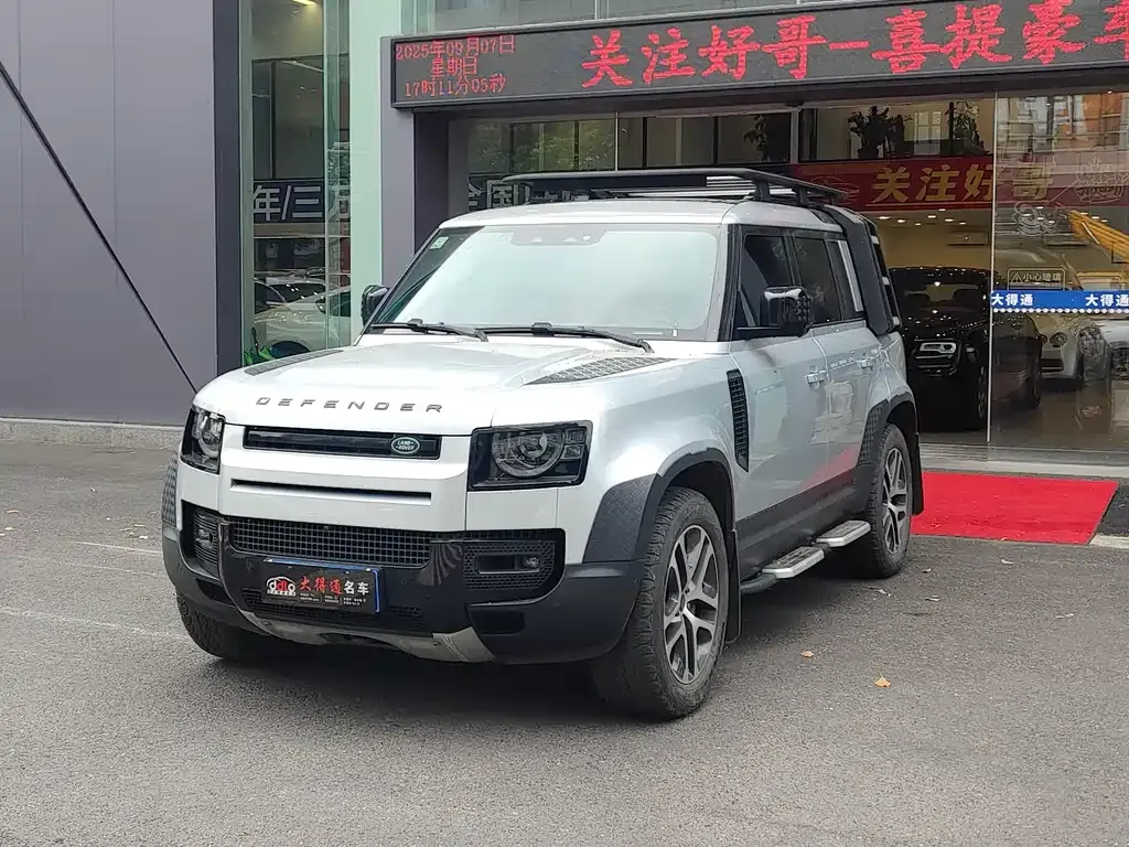 Land Rover Defender — фото 1