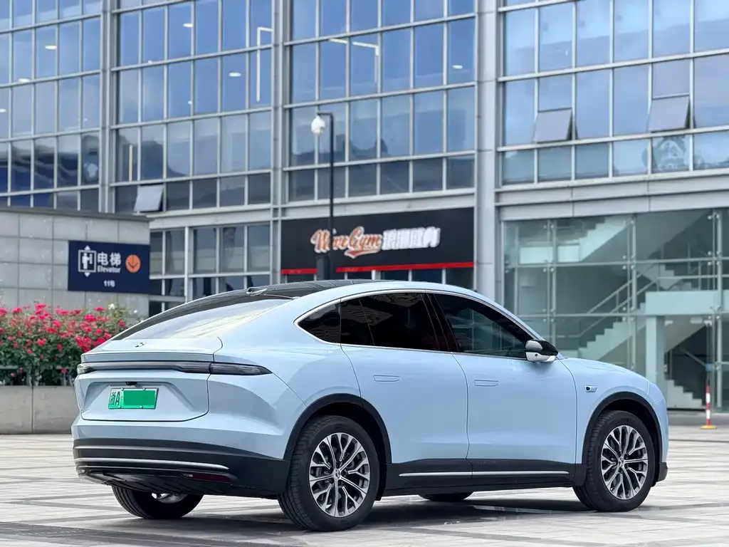 NIO EC6 — фото 10