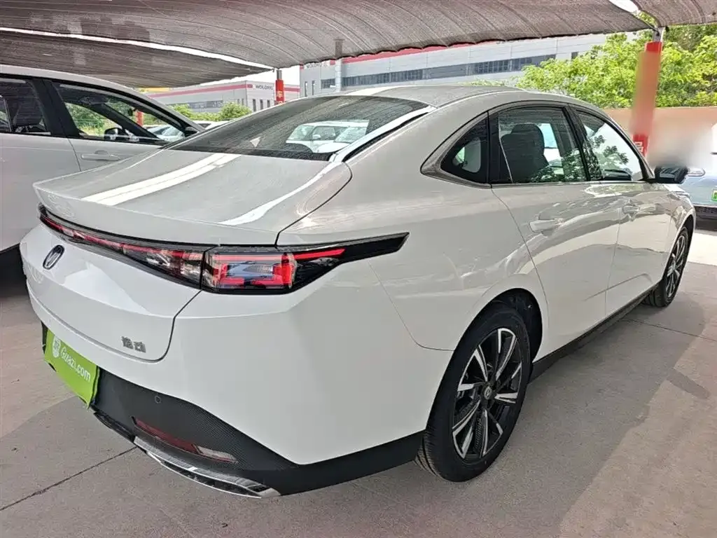Changan Eado — фото 10