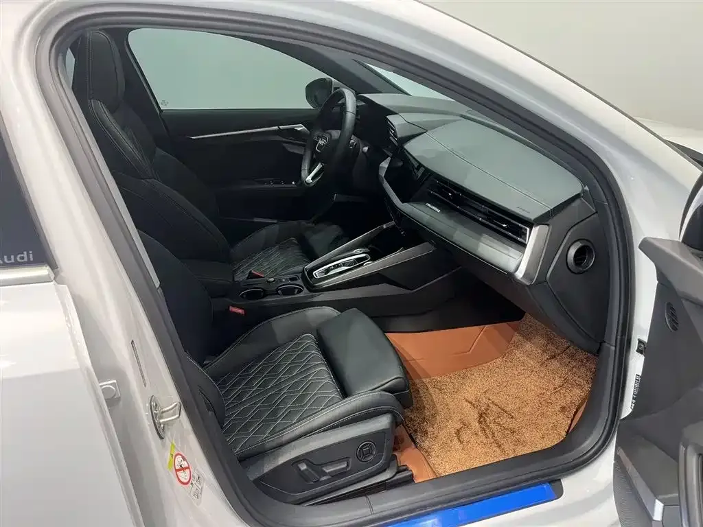 Audi A3 2025 из CN, фото 4