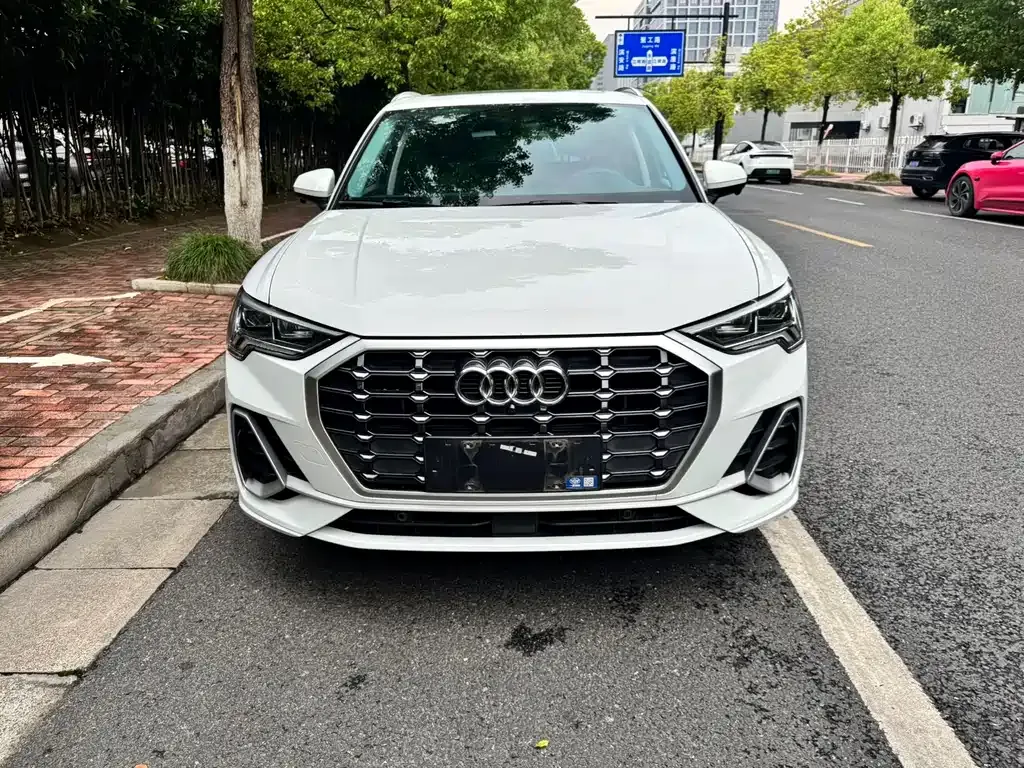 Audi Q3 — фото 10