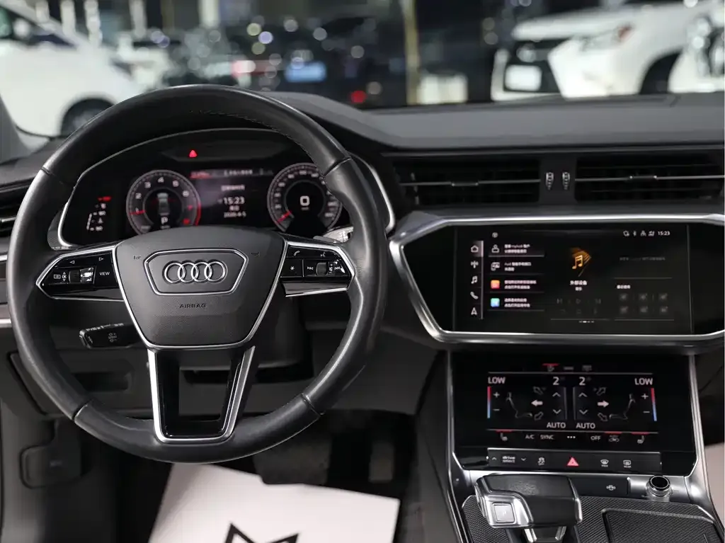 Audi A6L — фото 10