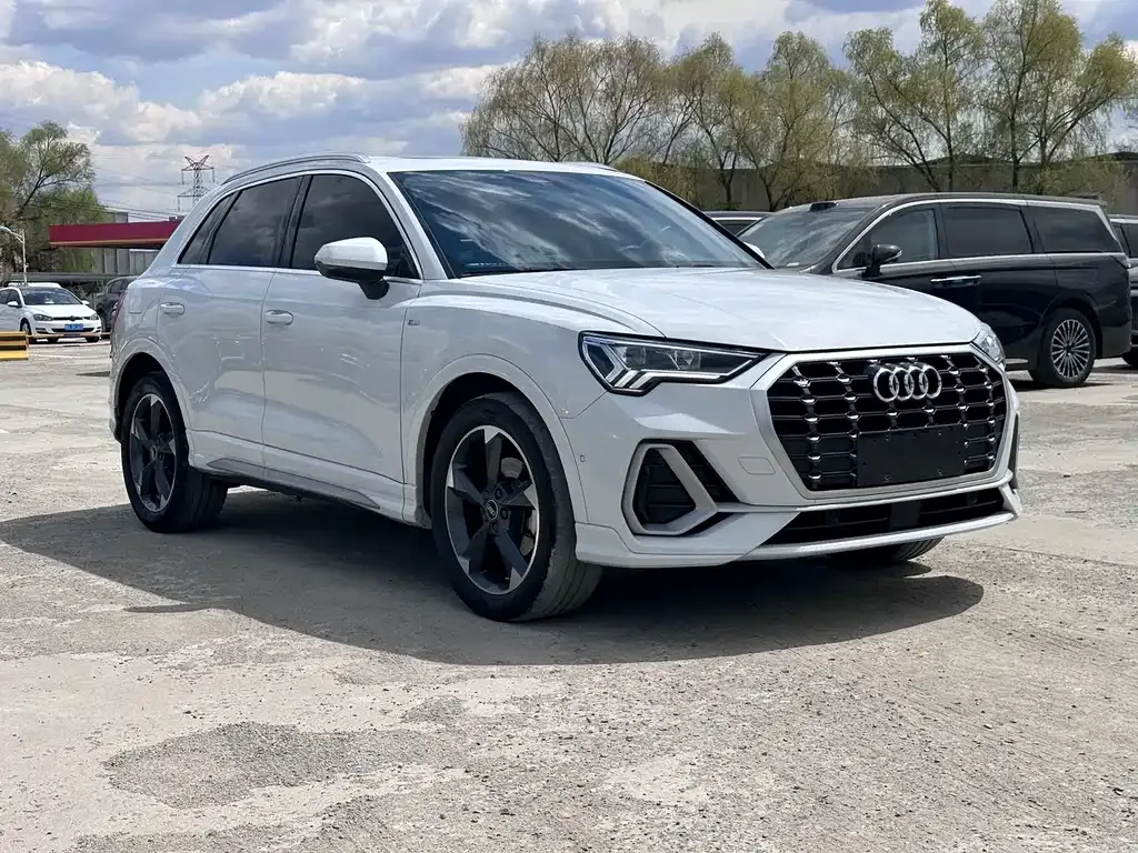 Audi Q3 — фото 10