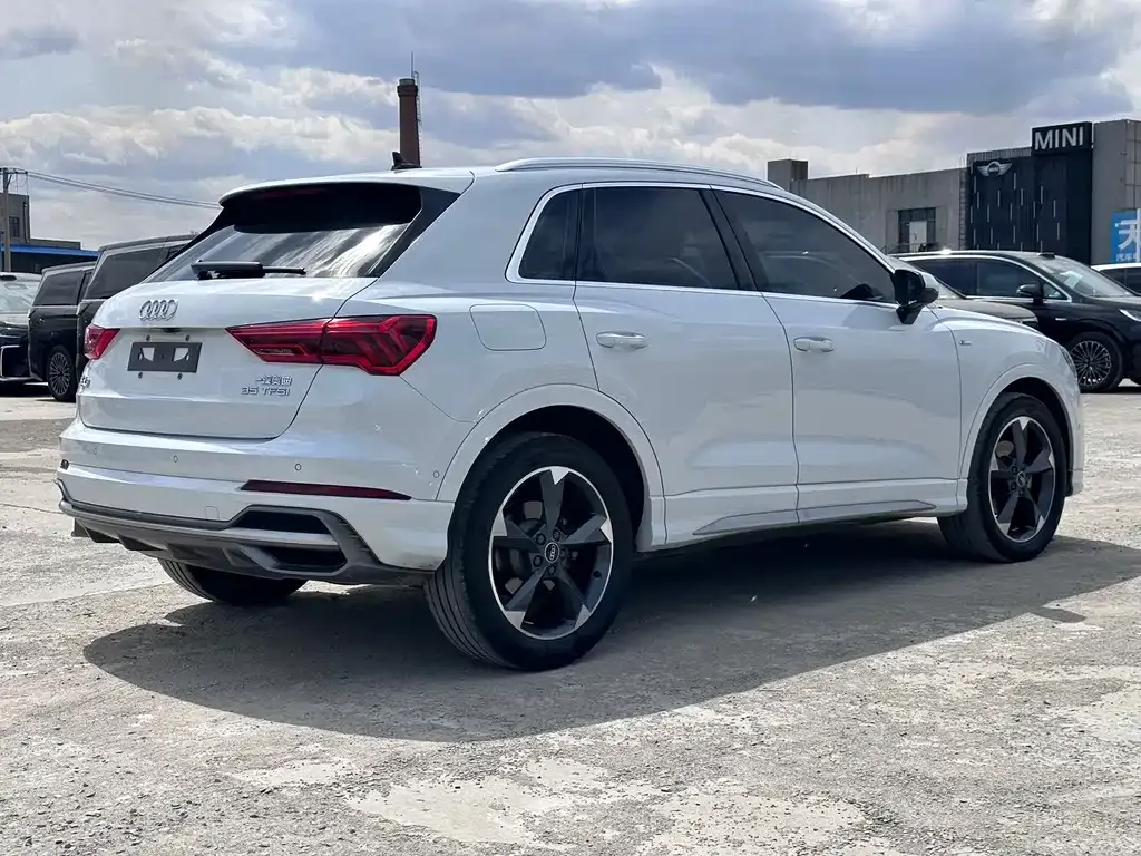 Audi Q3 — фото 9
