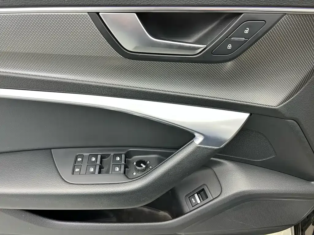 Audi A6L 2021 из CN, фото 9