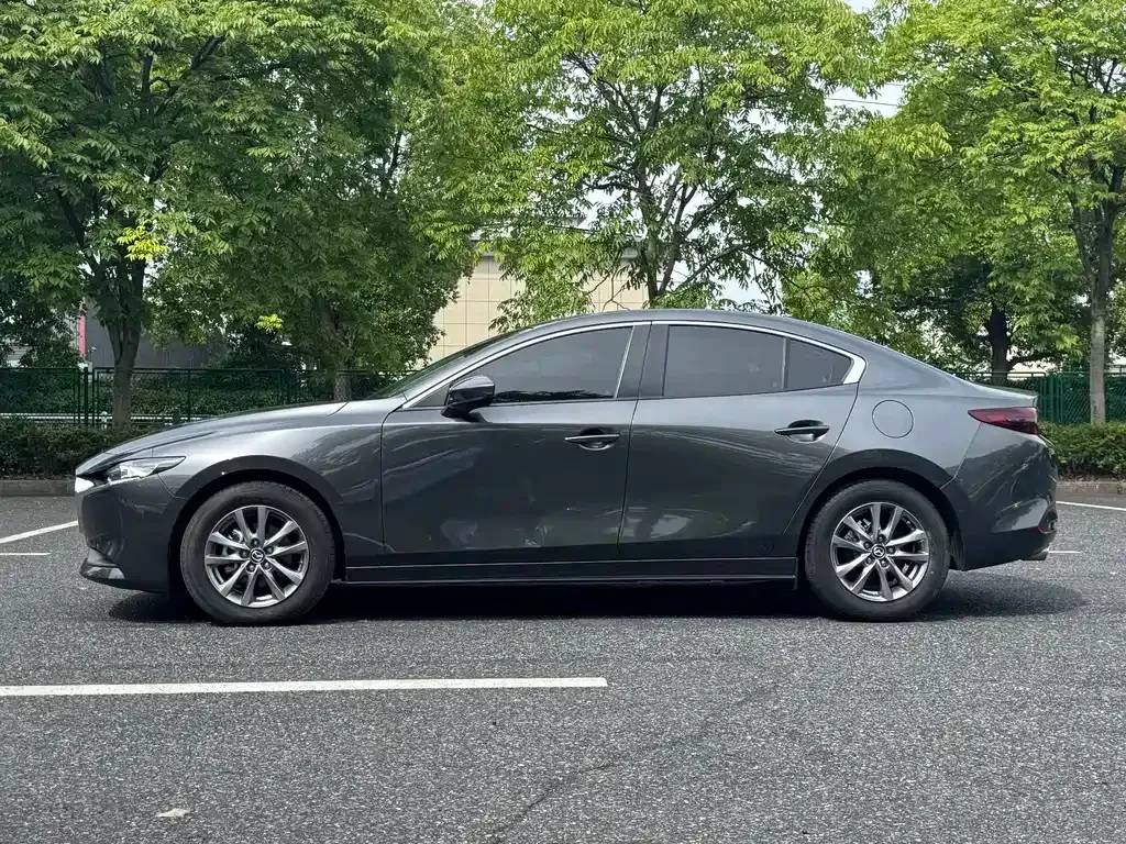 Mazda 3 Axela — фото 9