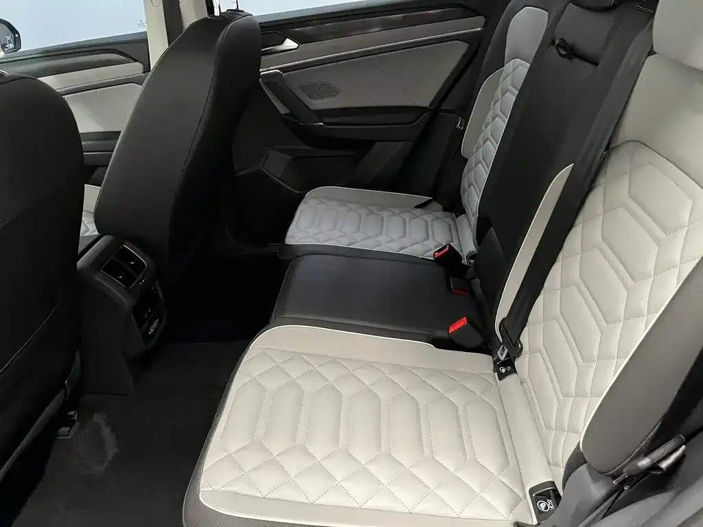 Volkswagen Tayron 2022 из CN, фото 9