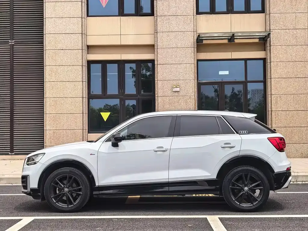 Audi Q2L 2021 из CN, фото 3