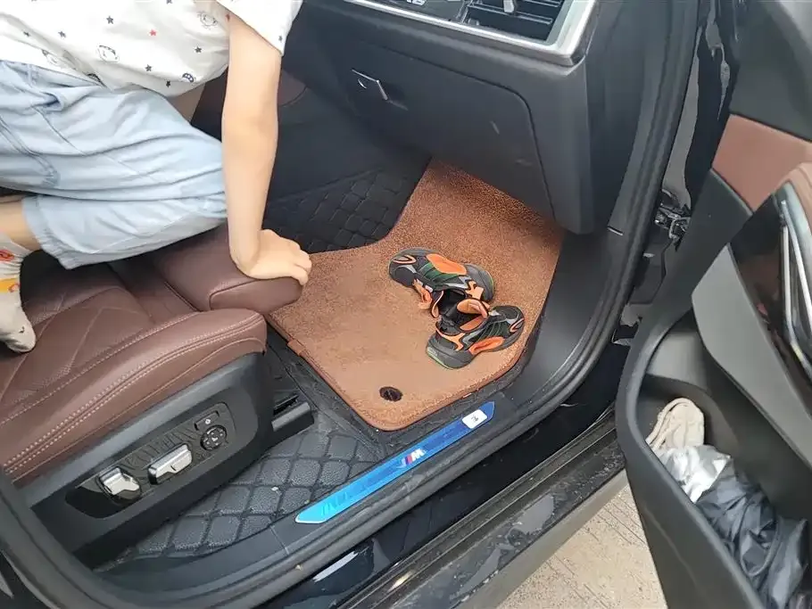 BMW X6 2024 из CN, фото 2