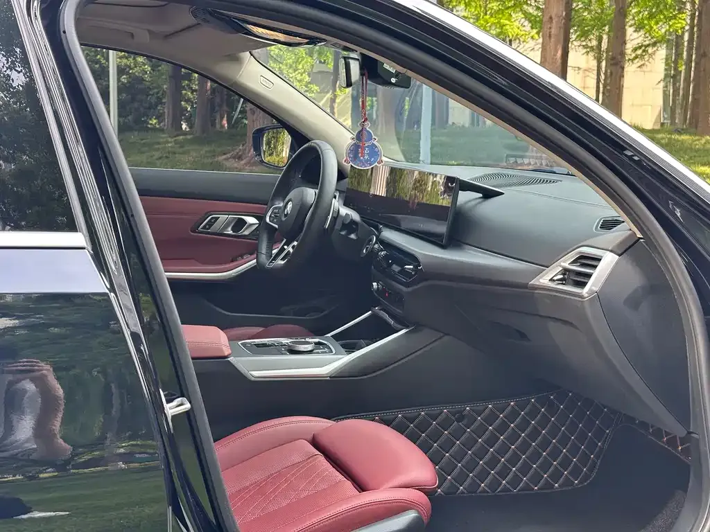 BMW 3 Series 2025 из CN, фото 2