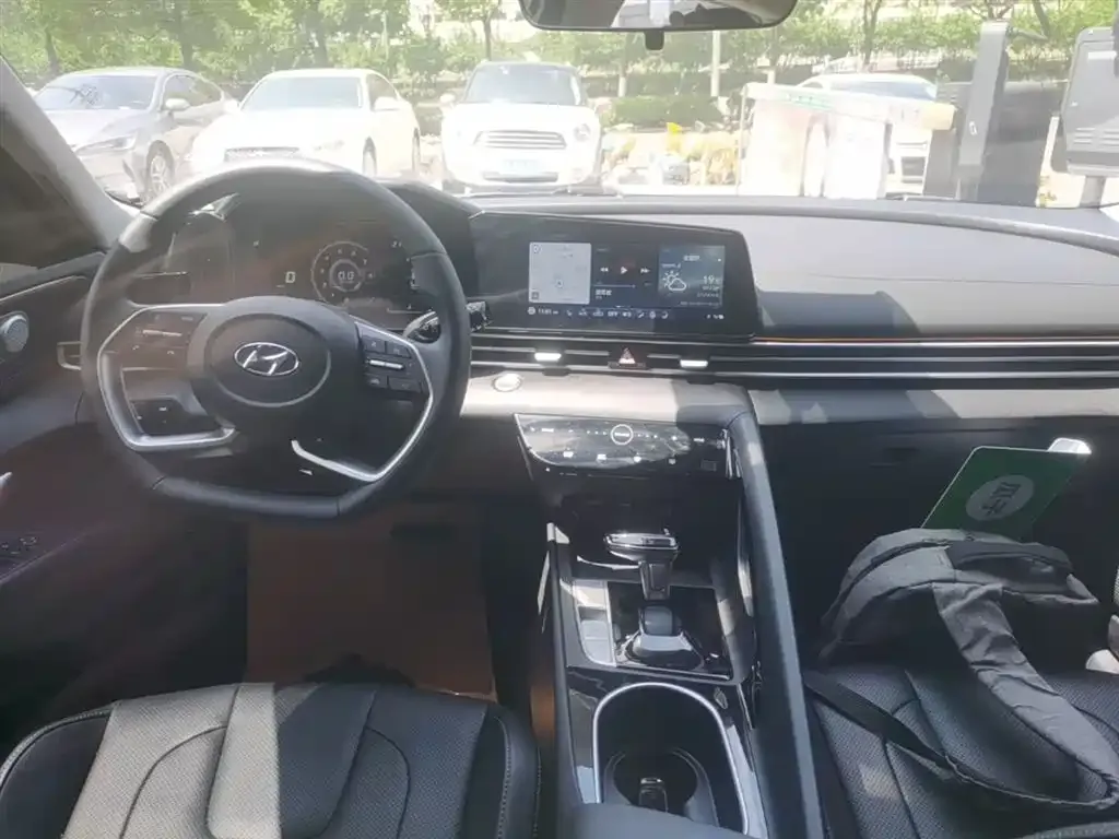 Hyundai Elantra 2022 из CN, фото 7
