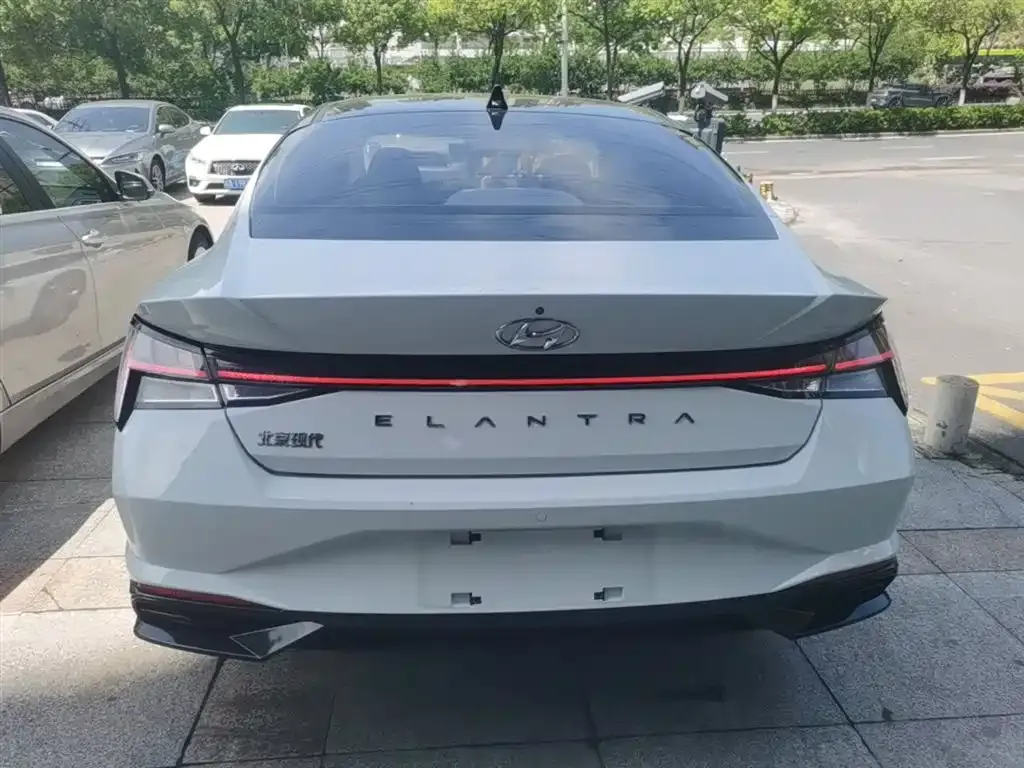 Hyundai Elantra 2022 из CN, фото 4