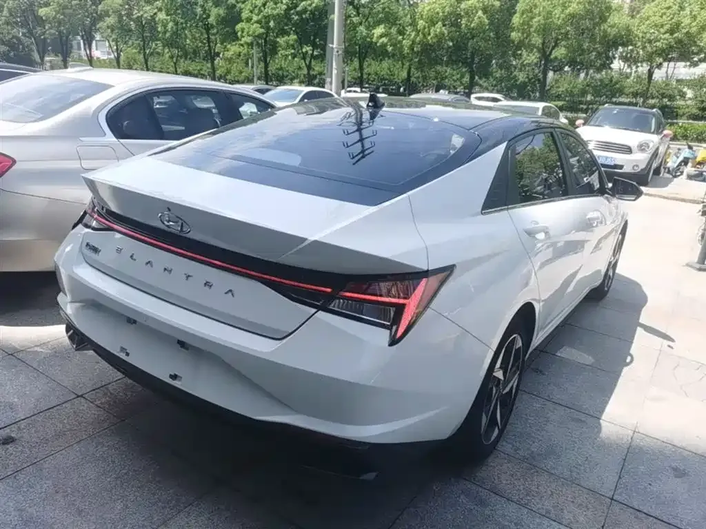 Hyundai Elantra 2022 из CN, фото 10