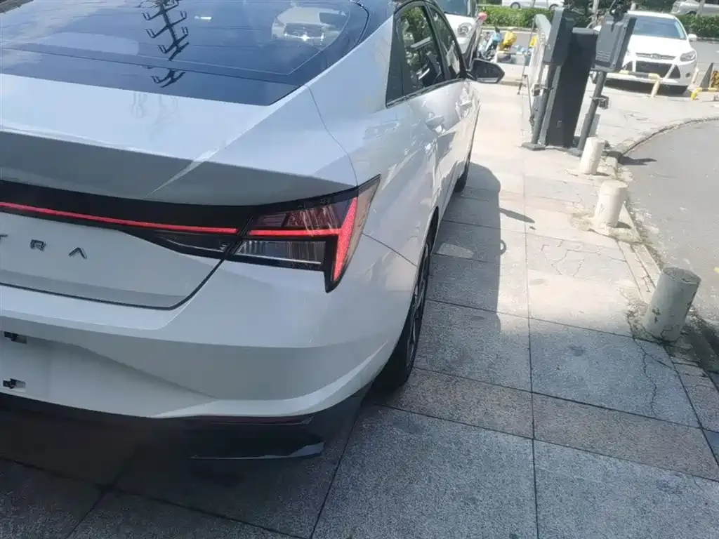 Hyundai Elantra 2022 из CN, фото 5