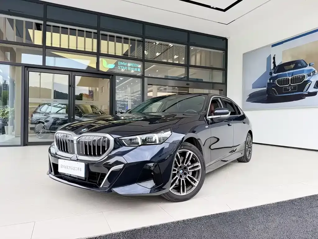 BMW 5 Series — фото 1